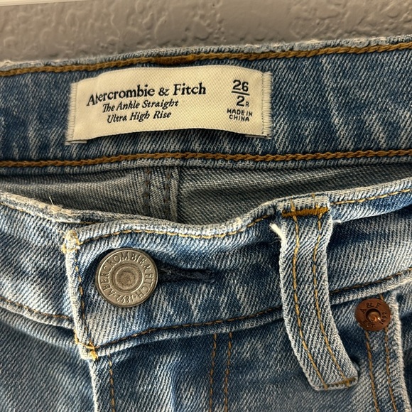 Abercrombie & Fitch The Ankle Straight Ultra High Rise Jeans - Picture 4 of 11